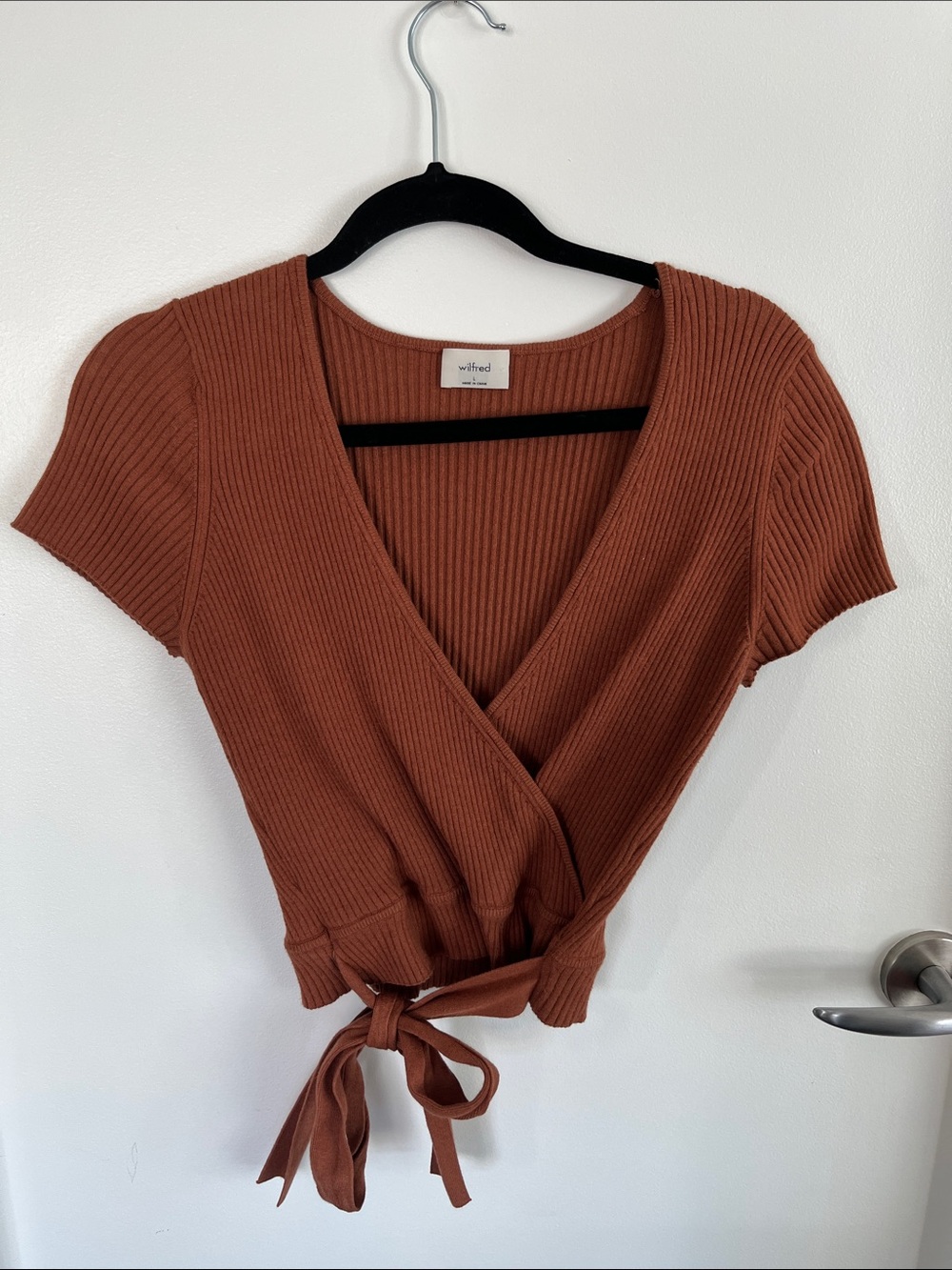 Wilfred Rust Tie-Waist Ribbed Wrap Crop Top